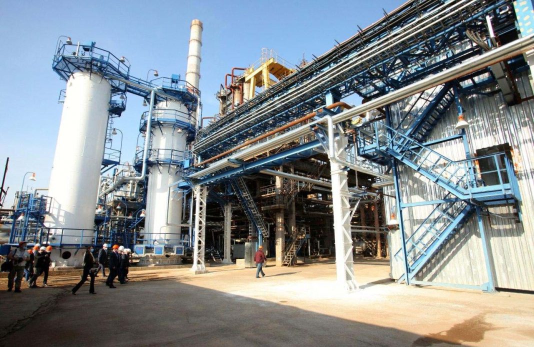 На Кременчуцькому НПЗ виготовляли неякісне пальне для держави та розкрадали нафтопродукти