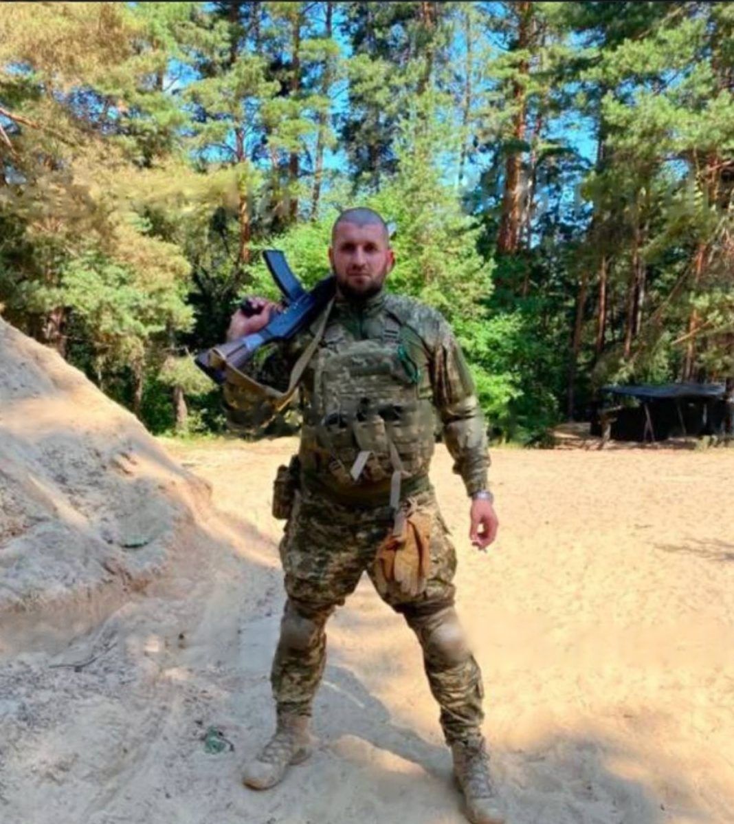 Син заступника голови поліції Київщини, обвинувачений у наркоторгівлі, уникає покарання завдяки мобілізації