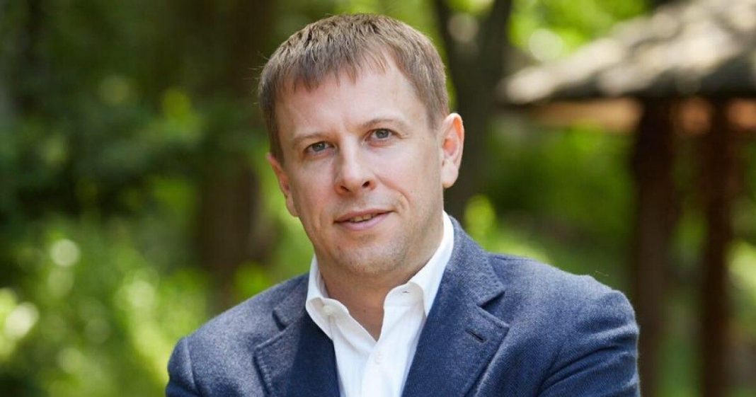 Розкіш та злочин: як ексдепутат Хомутиннік тікав з України та живе на мільйони за кордоном