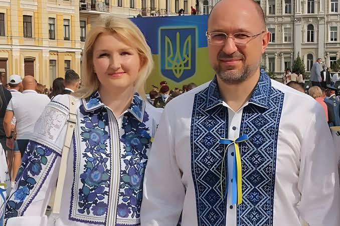 Розкішний Range Rover дружини Шмигаля: чому авто зареєстрували на фірму-прокладку?