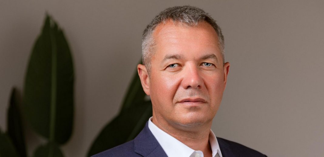 Авіабізнес по-депутатськи: як компанії Романа Мілешка отримують мільярдні контракти