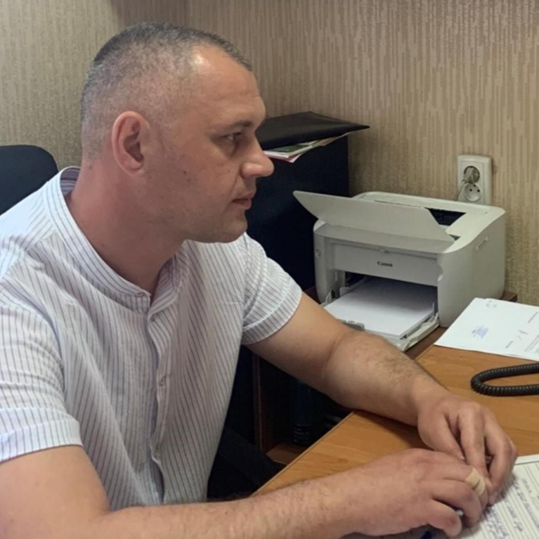 Заступник керівника апарату Іллінецького суду купує авто за підозріло низькими цінами