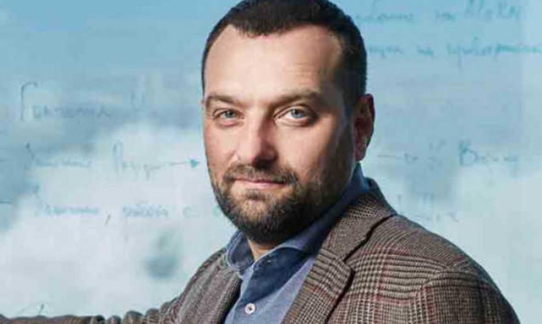 Французька нерухомість, російські зв’язки та $50 тис. для торговця зброєю: що приховує декларація Гетманцева