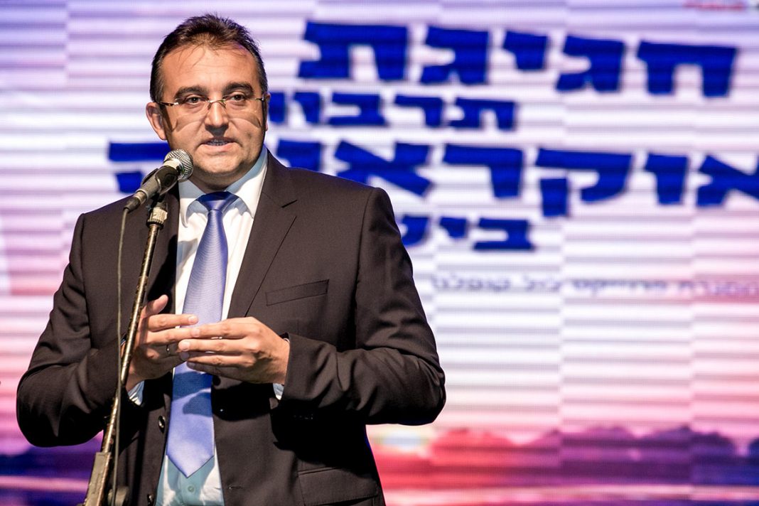 Новий посол України в Малайзії Геннадій Надоленко декларує позики від сина та три квартири в Києві