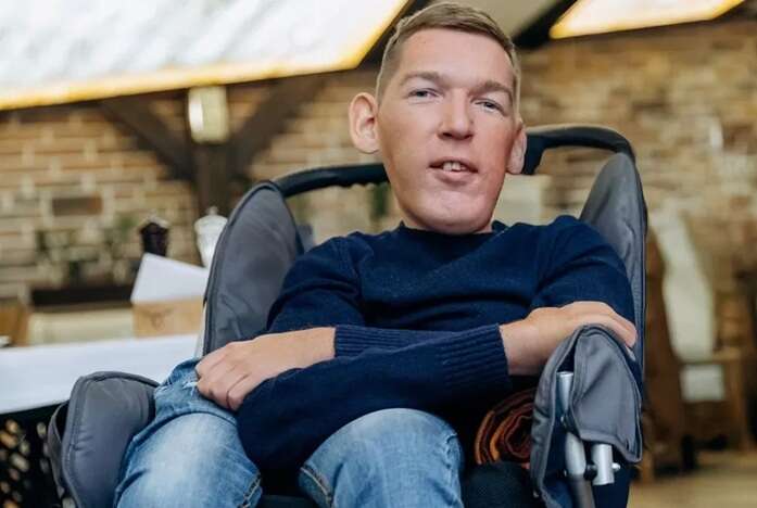 Блогер Назарій Гусаков привласнив 112 млн грн, зібраних на лікування, і витрачав їх на азартні ігри та криптовалюту