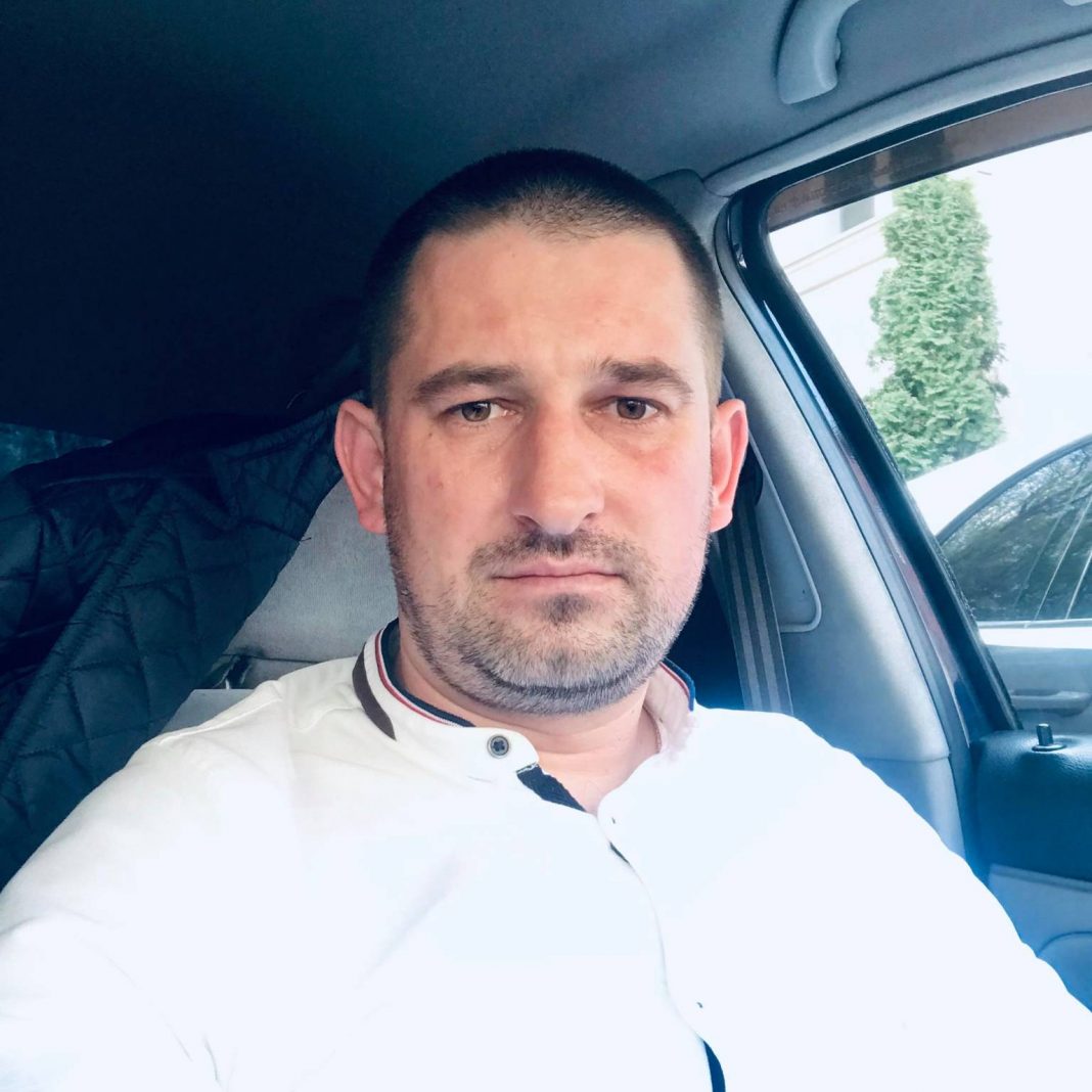 Начальник спецмайданчиків поліції Київщини Завадський задекларував Mercedes за 25 тисяч гривень