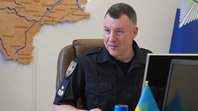 Начальник поліції Львівщини Шляховський оформляє мільйонне майно на дружину, яка прагне стати суддею