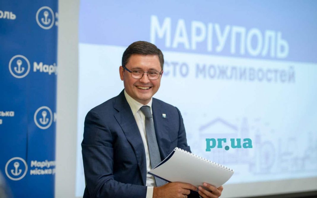 Мер у вигнанні: як Вадим Бойченко заробляє мільярди на маріупольцях