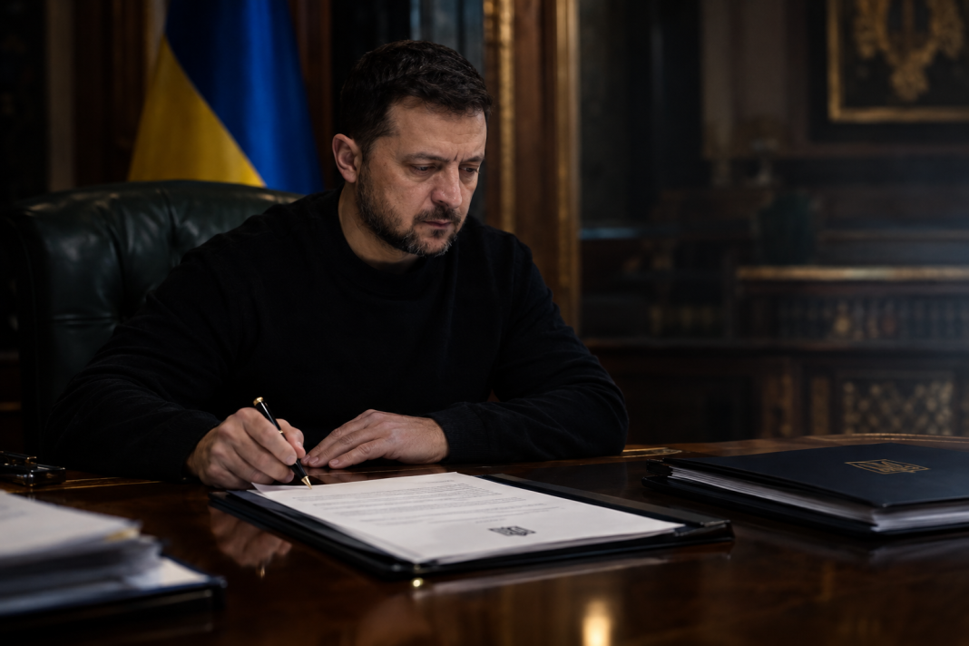 Крапка в агонії: Зеленський офіційно відсторонив Руслана Кравченка від посади генпрокурора